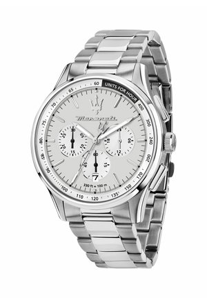 Orologio da polso cronografo Maserati in argento con tre quadranti secondari, finestra della data, scala tachimetrica e bracciale a maglie in acciaio inossidabile.