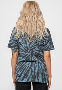 Paradiso Clothing SOUNDGARDEN BADMOTORFINGER DYE WASH - Print T-shirt - blue