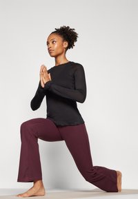 Björn Borg STUDIO LIGHT LONGSLEEVE - Top dugih rukava - black beauty