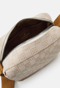 Jordan JAM MONOGRAM MINI MESSENGER BAG  - Taška cez plece - coconut milk