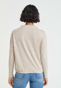 OPUS Sweter
