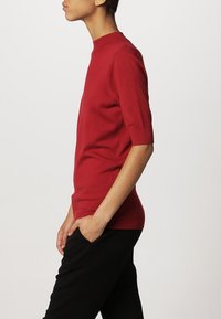 KIOMI Trui - red