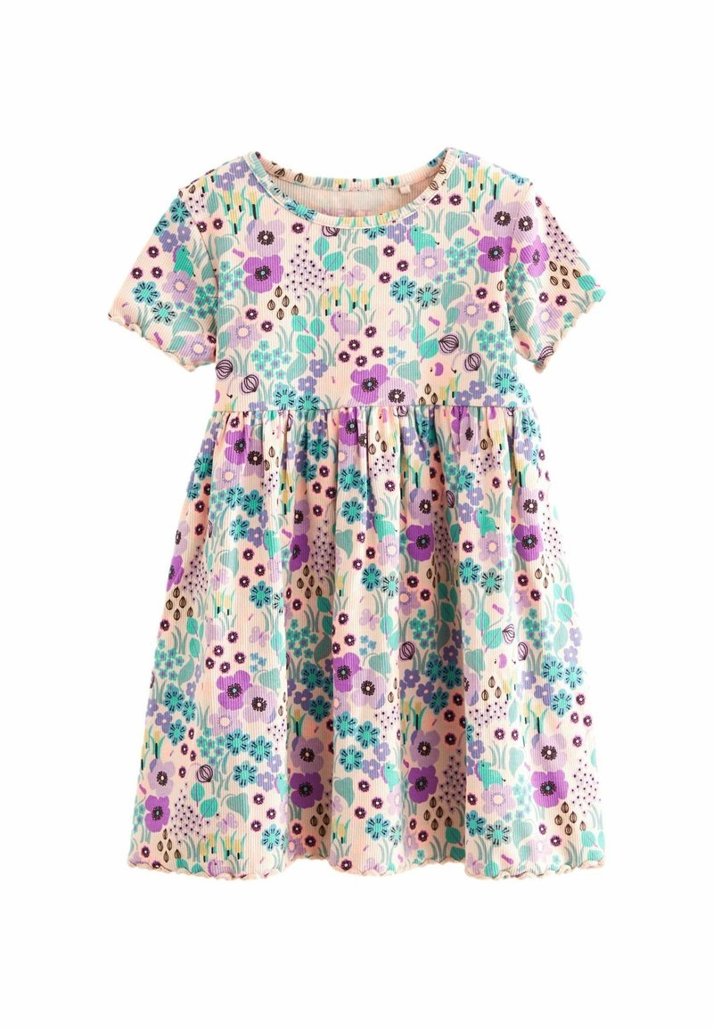Robe fleurie à manches courtes, col rond et taille froncée. Présente un fond pastel avec des motifs floraux violets, turquoise et verts.