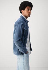 INDICODE JEANS Mezisezónní bunda  - china blue