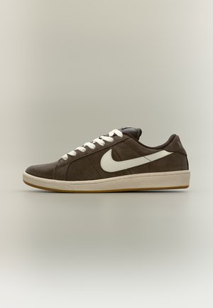 Nike SB, ZOOM TENNIS CLASSIC UNISEX - Baskets basses - baroque brown/sail/gum light brown