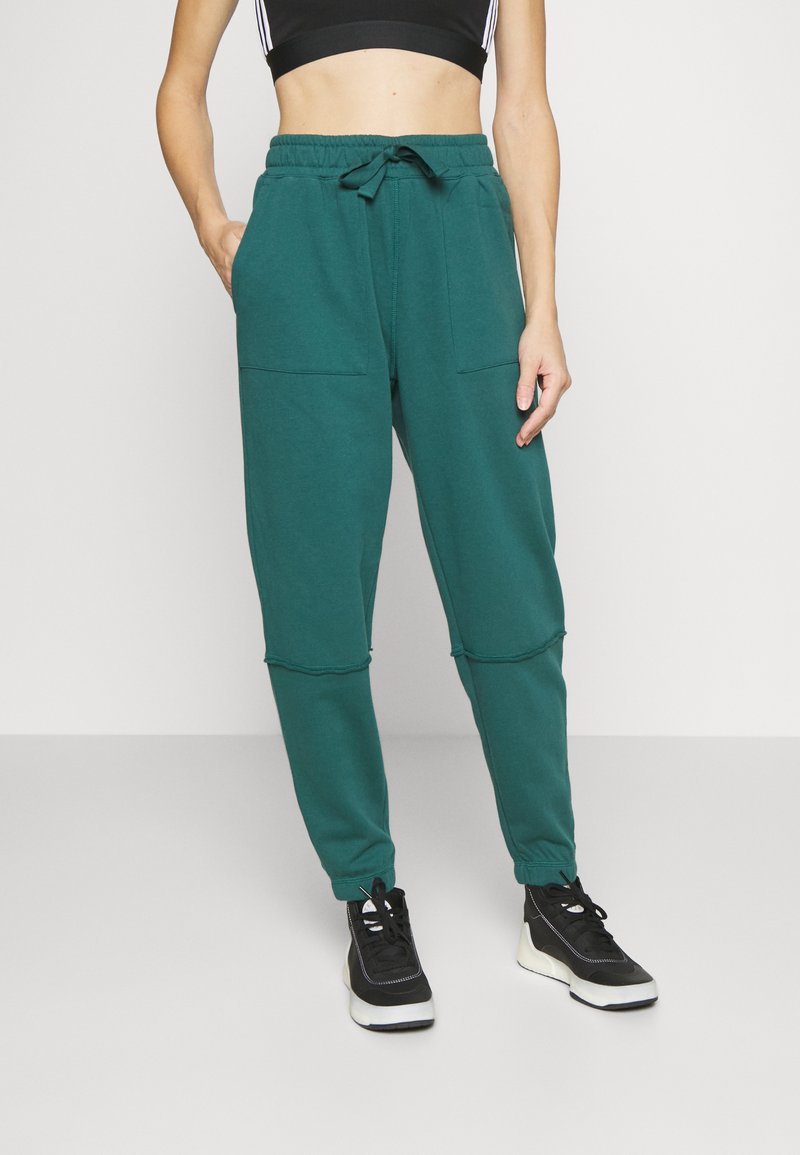 Sweaty Betty REVIVE RELAXED Tracksuit bottoms deep emerald green