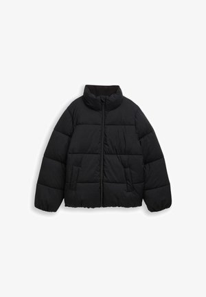 Giacca puffer nera con colletto alto, chiusura a zip e due tasche frontali. Realizzata in materiale trapuntato, che conferisce una texture imbottita.