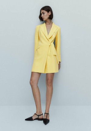 DOUBLE-BREASTED - Short coat - yellow