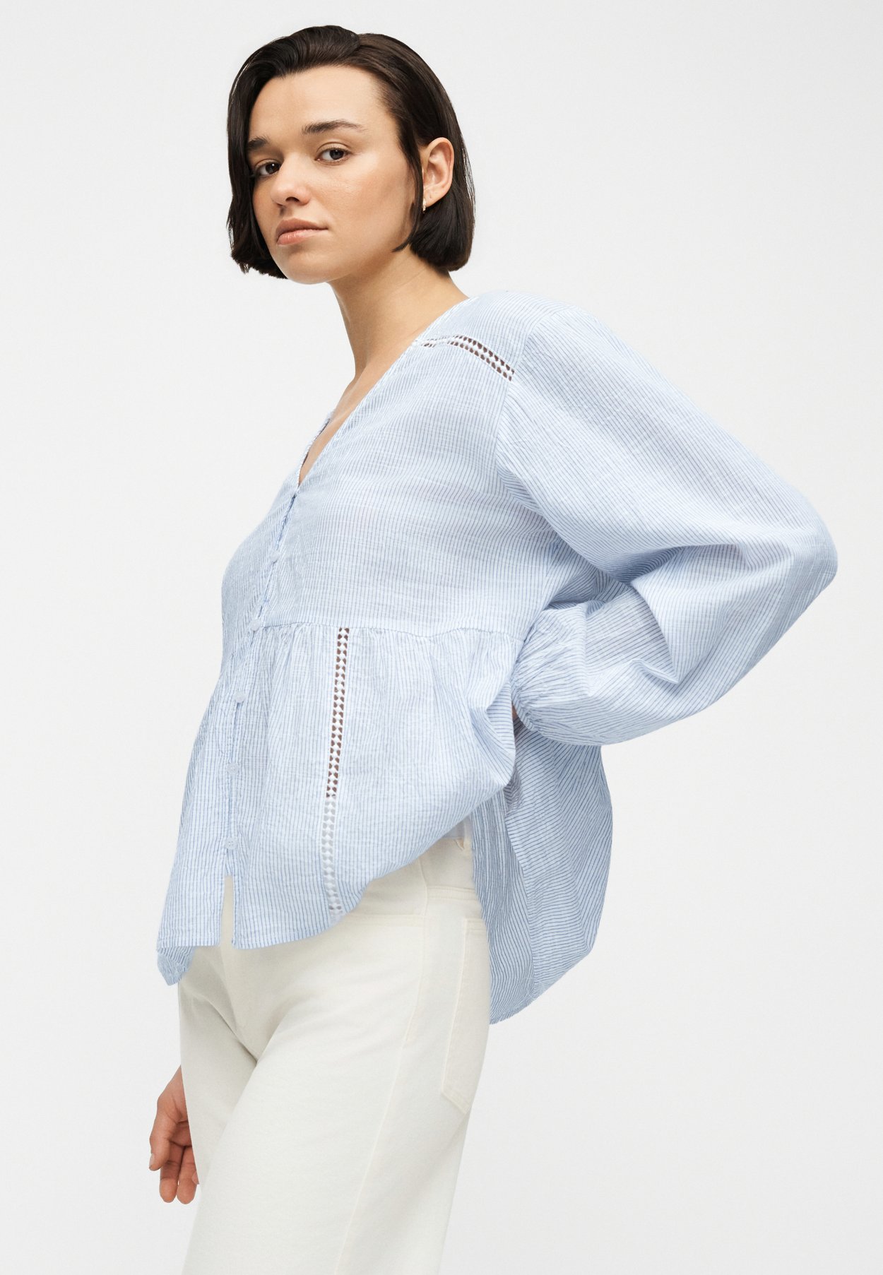 ONLNORA V NECK SHIRT