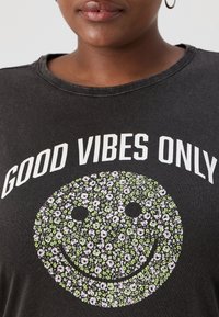 ONLY Carmakoma CARLUCY LIFE - Trikotāžas kleita - black