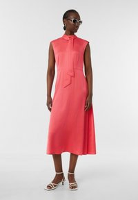 comma AUSGESTELLTES IN MIDILÄNGE MIT BINDEDETAIL - Freizeitkleid - koralle