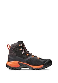 Scarponcino da trekking nero e arancione con design alto. Presenta materiale scamosciato, suola in gomma, occhielli in metallo e una finitura texturizzata.