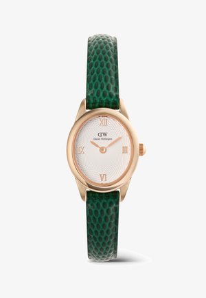 Rosaguldsfarvet oval ur med tekstureret hvid urskive, romertal og grønt læderrem med slangeskindsprint fra Daniel Wellington.