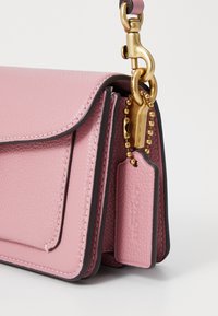 COACH TABBY SHOULDER BAG REFRESH - Handbag - true pink
