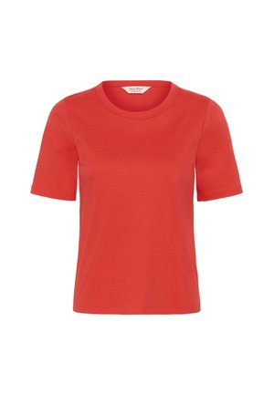 T-shirt rouge à manches courtes en coton avec un col rond et une petite étiquette de marque à l'intérieur du col.