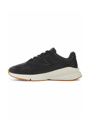 FORGE 96 LUXE - Trainers - black