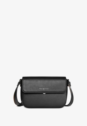 Borsa a tracolla nera in pelle sintetica liscia con chiusura a patta, accentuata dal logo e con tracolla regolabile. Design rettangolare compatto.