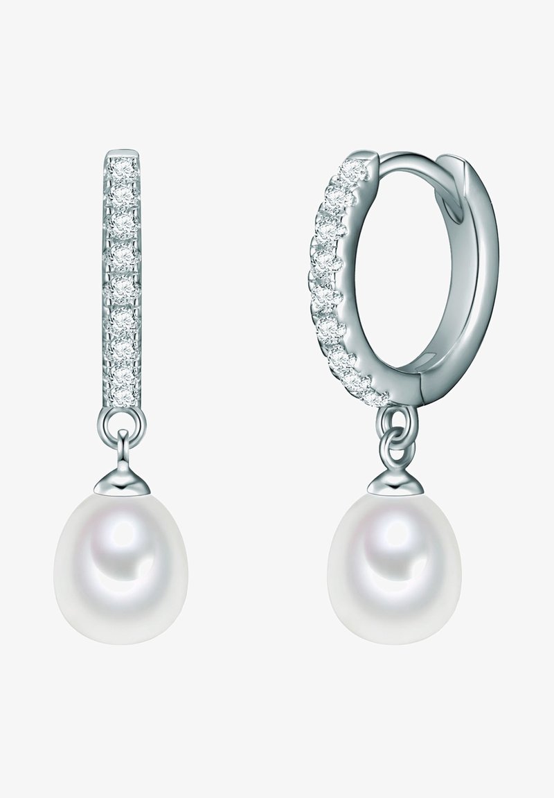 Ezüst fülbevalók egy sor tiszta drágakővel és egy függő fehér gyöngy uszkálással. Simára polírozott felület, modern dizájn.