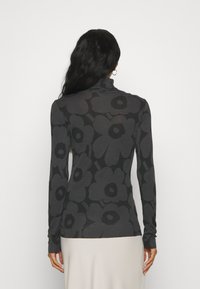 Marimekko Stickad tröja - black