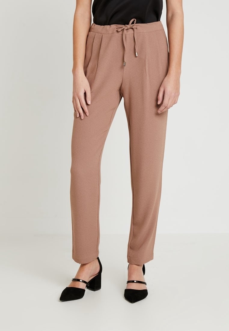 JDY Pantalones - brown
