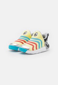 Nike Sportswear DYNAMO GO SE UNISEX - Polobotky - lemon chiffon/black/metallic silver/baltic blue