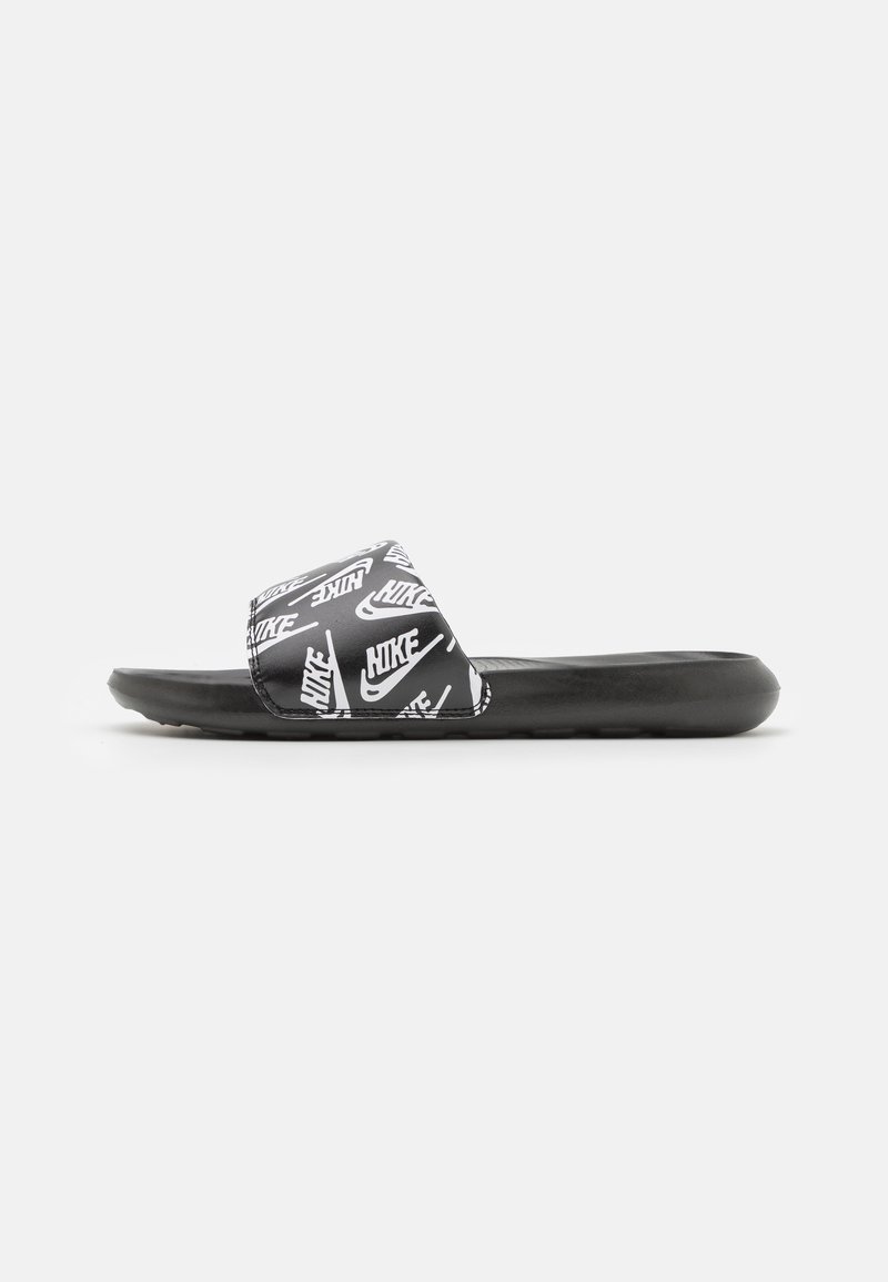 Nike Sportswear - VICTORI ONE SLIDE PRINT - Natikači - black/white, Povečajte