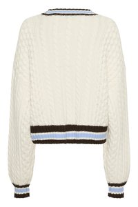 Pullover in maglia color avorio con lavorazione a trecce, con polsini e orlo a coste, caratterizzato da strisce marroni, bianche e azzurro chiaro, visto da dietro.