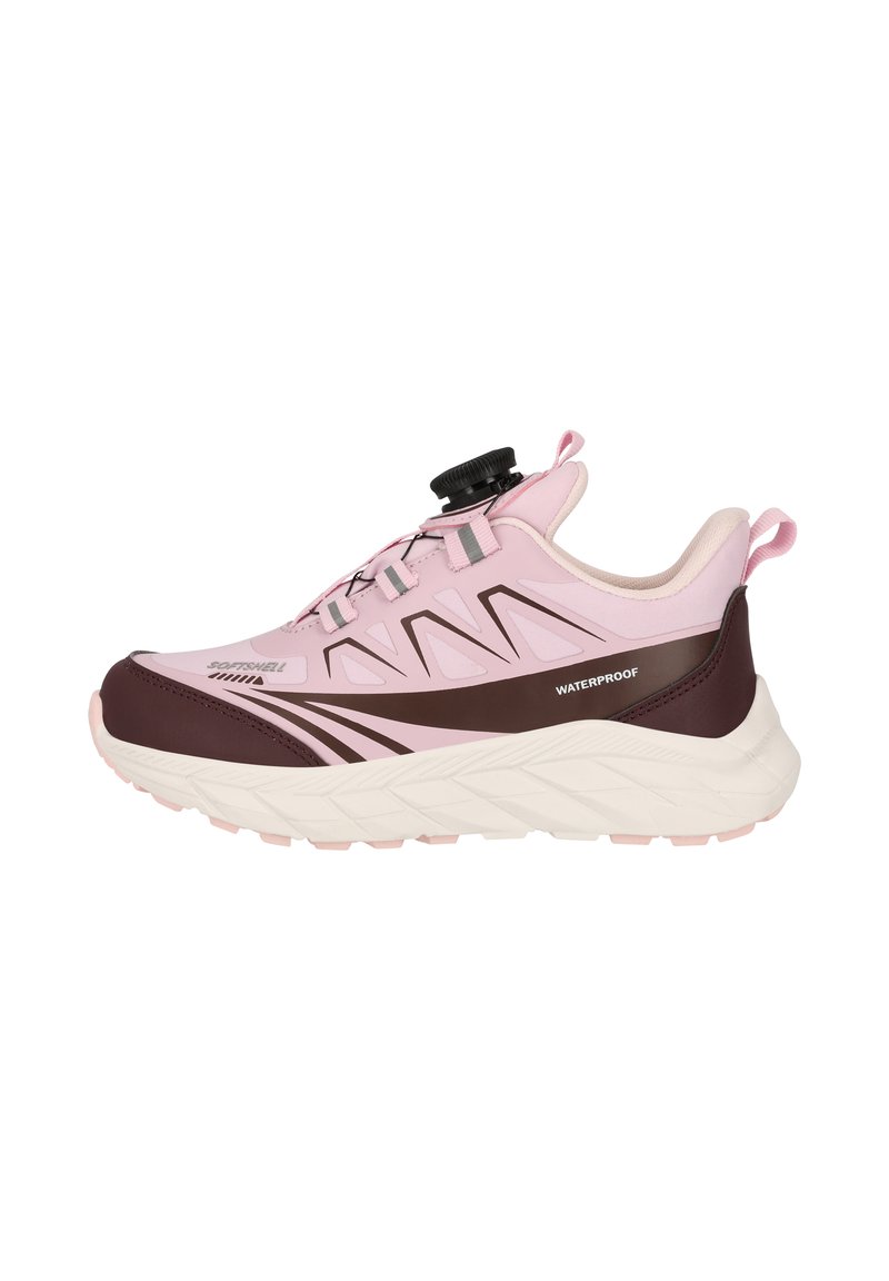 Rosa und kastanienbraune wasserdichte Sneaker mit dicker weißer Sohle, verstellbarem Drehverschluss und Obermaterial aus Softshell-Stoff.
