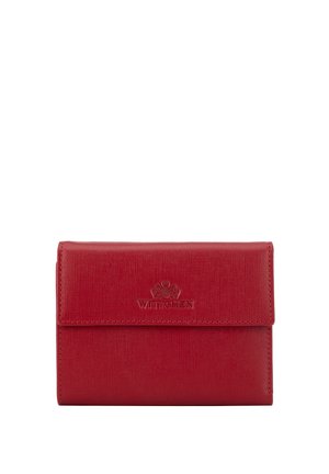 Czerwony teksturowany skórzany portfel z klapką i tłoczonym logo Wittchen na środku z przodu.