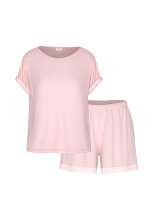 Maglietta rosa morbido a maniche corte con risvolti abbinata a pantaloncini a vita elastica coordinati, progettati per un look casual o per il tempo libero.