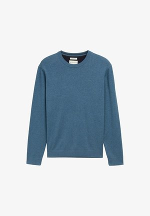 Kék kerek nyakú pulóver, amely puha pamutból készült, hosszú ujjakkal, bordázott mandzsettákkal és hempergővel, valamint egy kis logóval az elülső részén.