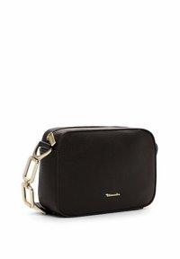 Borsa a tracolla in pelle marrone con texture, dotata di hardware in tonalità oro, forma rettangolare e chiusura a zip. Marchio visibile sulla parte anteriore.