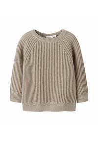 Maglione beige lavorato a maglia con texture a coste, scollatura rotonda e maniche raglan. Presenta una vestibilità comoda e dettagli di cucitura sottili.