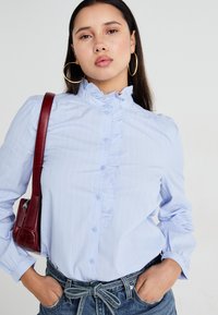JDY JDYMIO FRILL - Blusa - blue