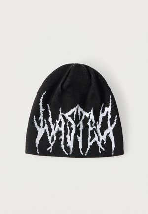 Bonnet en tricot noir avec texte graphique stylisé blanc "WASTED" sur le devant.