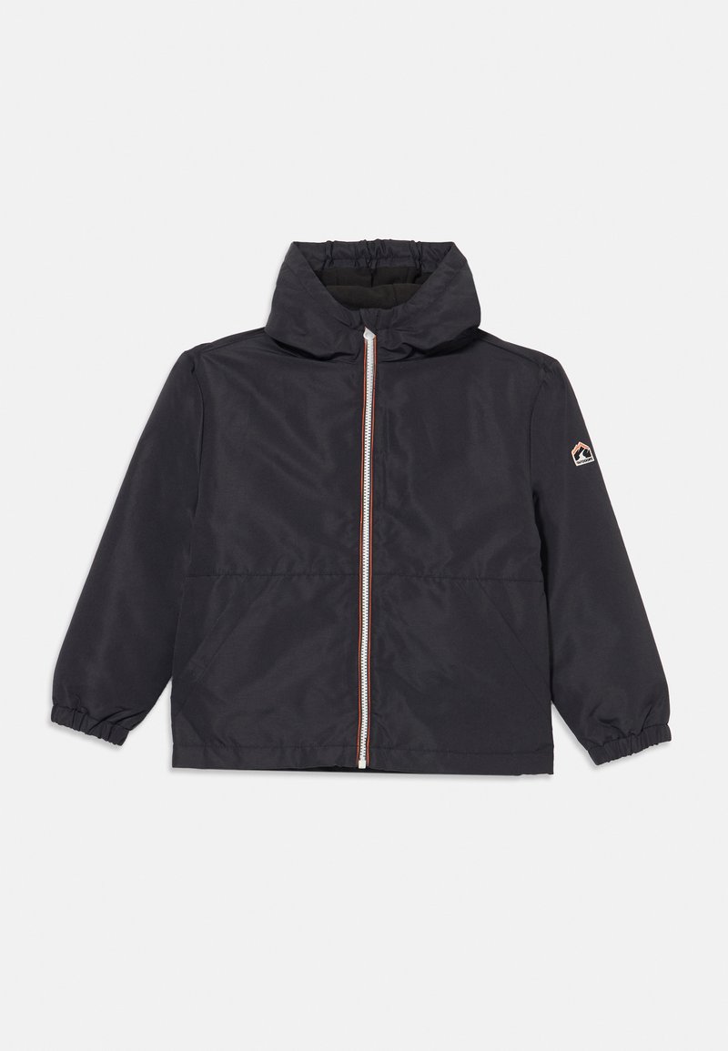 Veste à capuche noire avec une fermeture éclair à l'avant. Présente des poignets élastiques et un accent rayé blanc, rouge et bleu le long de la fermeture éclair.