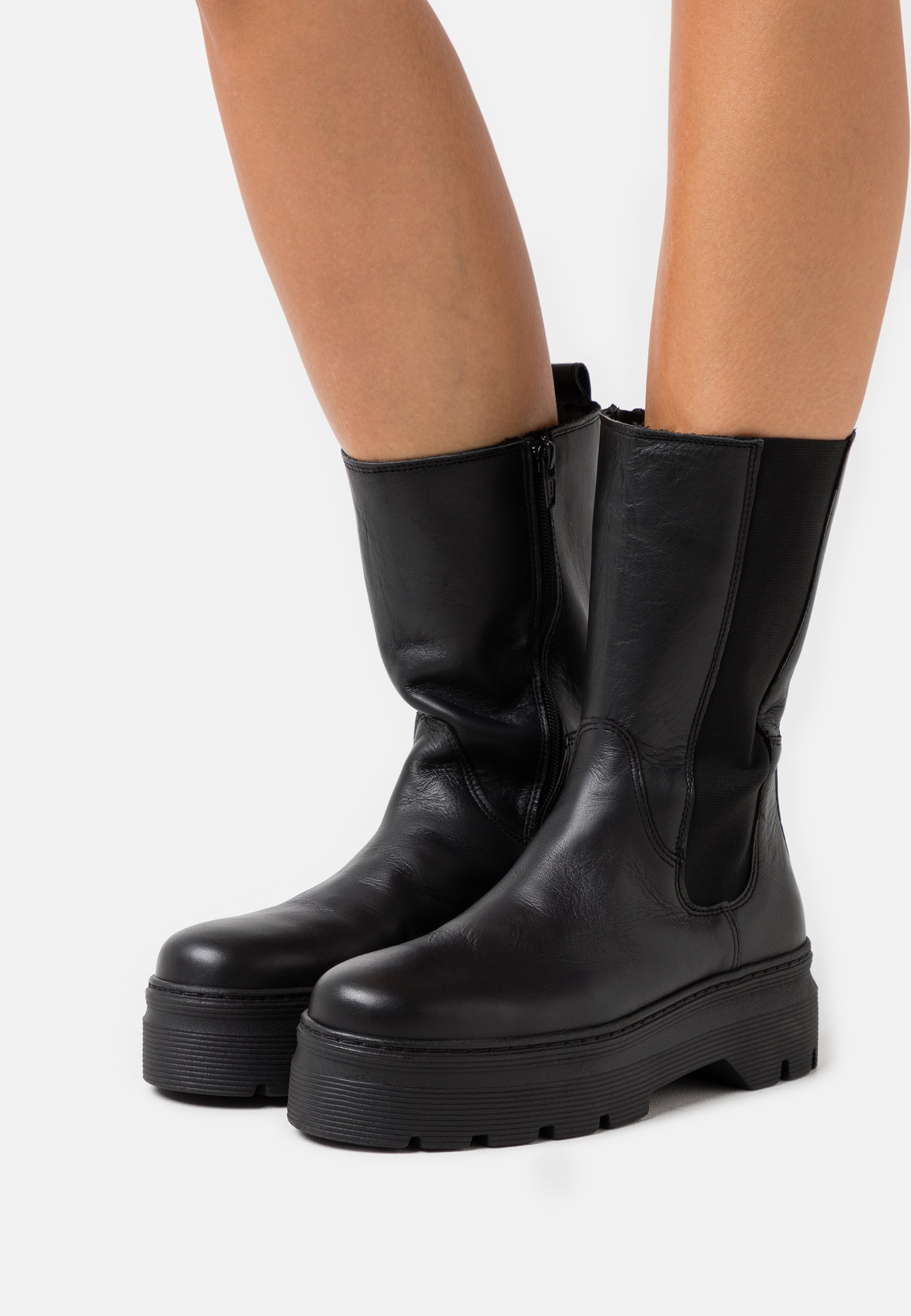 uo leo platform boot