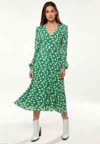 Liquorish FLORAL HEART PRINT - Day dress - green