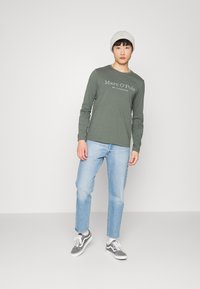 Marc O'Polo LONG SLEEVE CLASSIC - Camisola de manga comprida - mangrove