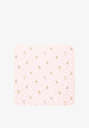 Copertina per bambini rosa con motivo di piccoli orsacchiotti sparsi e nuvole bianche, angoli arrotondati, tessuto morbido visibile.