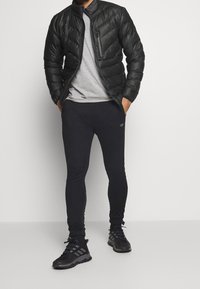 Jack & Jones Träningsjacka - black