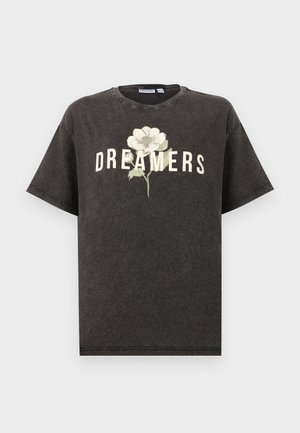 Black short-sleeve T-shirt with a white flower graphic and the word "DREAMERS" printed across the chest.
