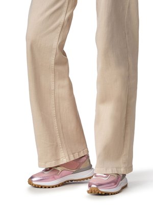 Floris van Bommel, Sneakers laag - pink