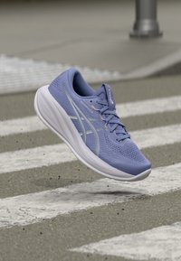 Δεν επιλέχθηκε, bluebell/white