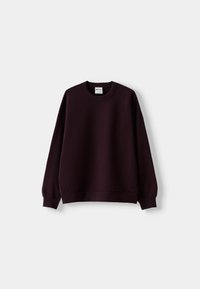 Felpa bordeaux scuro con maniche lunghe, scollo rotondo a costine e polsini. Tessuto morbido, vestibilità comoda, senza motivi o dettagli visibili.