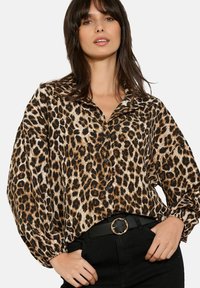 LolaLiza SPARKLING LEOPARD  - Button-down blouse - light camel