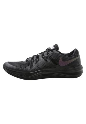 Czarny but do biegania Nike z siateczkową cholewką, sznurowanym zapięciem i czarną podeszwą, przedstawiony w profilu prawej strony na białym tle.