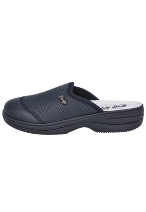 Zueco azul marino de poner y quitar con parte superior perforada, suela acolchada y logo "Bio Up" en el lateral, diseñado para comodidad y uso en interiores.