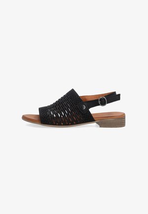 Schwarze Sandale mit perforiertem Obermaterial und braunem Fußbett. Verfügt über einen Slingback-Riemen mit verstellbarem Schnallenverschluss und einem niedrigen Blockabsatz.