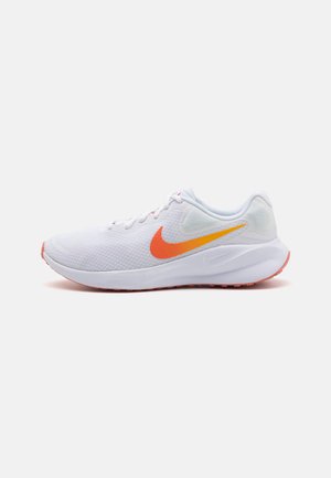 REVOLUTION 7 - Løpesko for vei - white/magic ember/universal gold